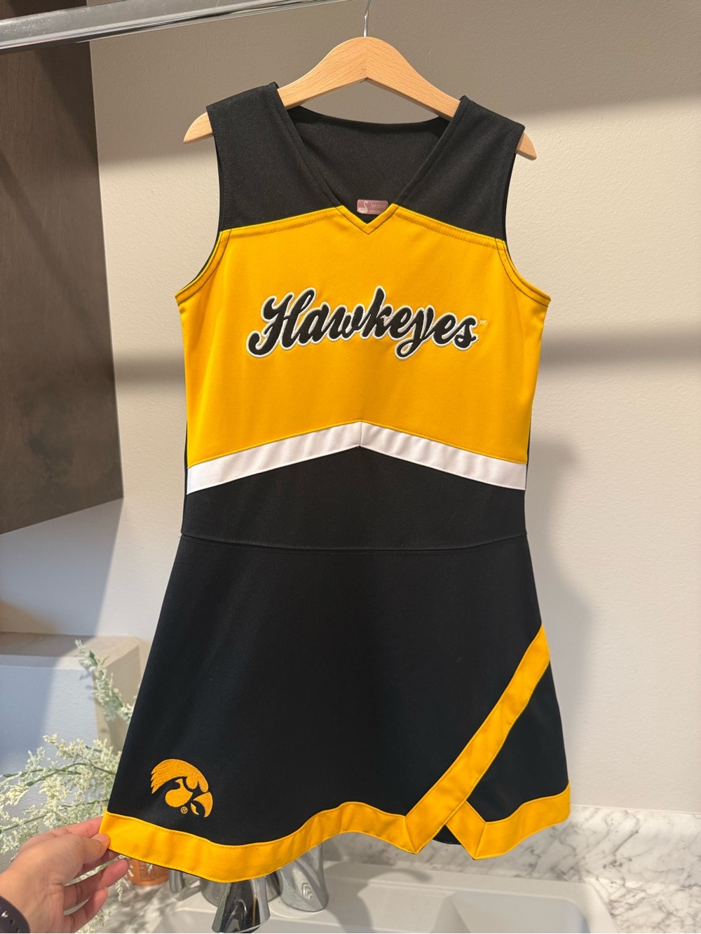 Hawkeyes Black & Gold Girls Cheer Dress size SMALL(7/8)